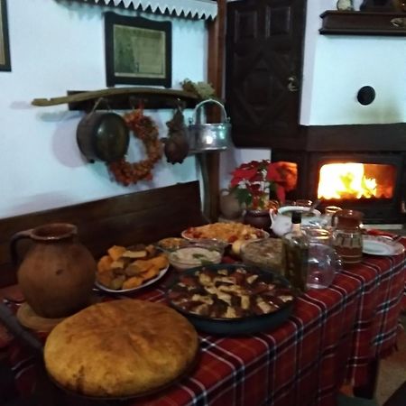 Staroto Shkolo House - Rooms For Guests Съботковци Екстериор снимка